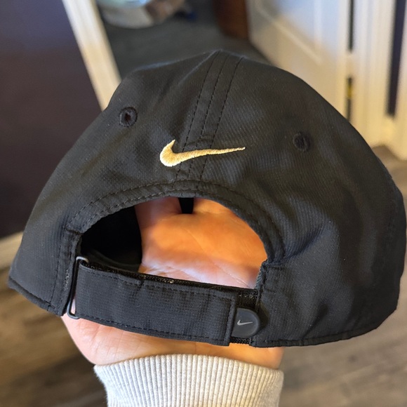 Nike Disney Mickey Black Hat with Gold Logo - Picture 2 of 3
